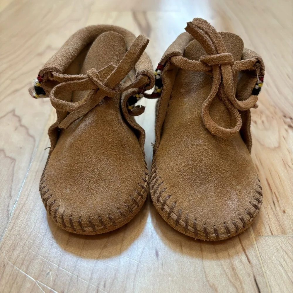 NEW Minnetonka Moccasins with Embroidered Detailing Leather Suede Braided Bootie